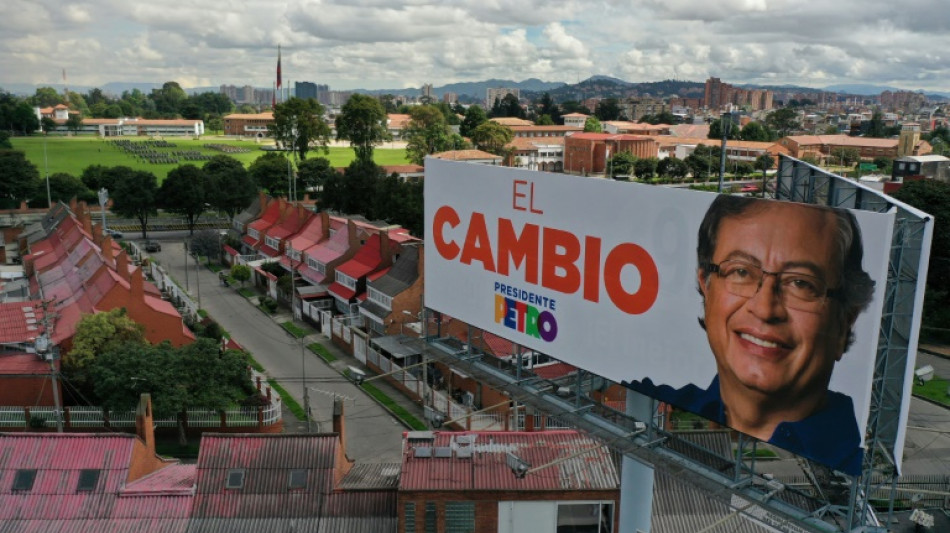 Petro, un rebelde moderado que acerca a la izquierda al poder en Colombia  