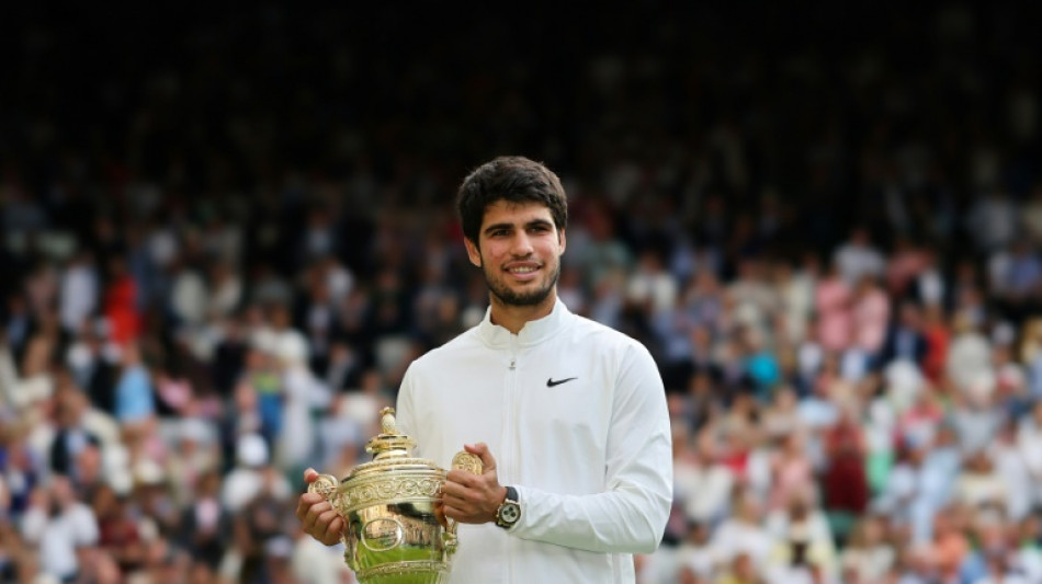 Tennis: Carlos Alcaraz remporte son premier Wimbledon en battant Novak Djokovic