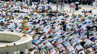 Busca desesperada por fiéis desaparecidos durante a peregrinação do hajj a Meca