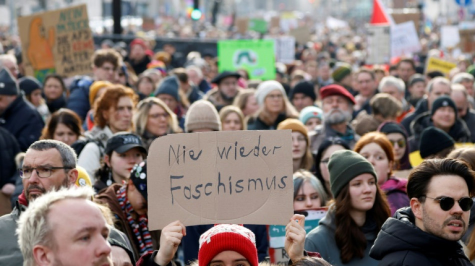 Centenas de milhares de pessoas protestam contra extrema direita na Alemanha