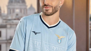 Calcio: la Lazio svela maglia "home" per la stagione 2024-'25