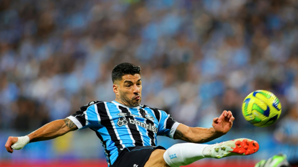 Suárez alega falta de 'força física' para seguir no Grêmio em 2024