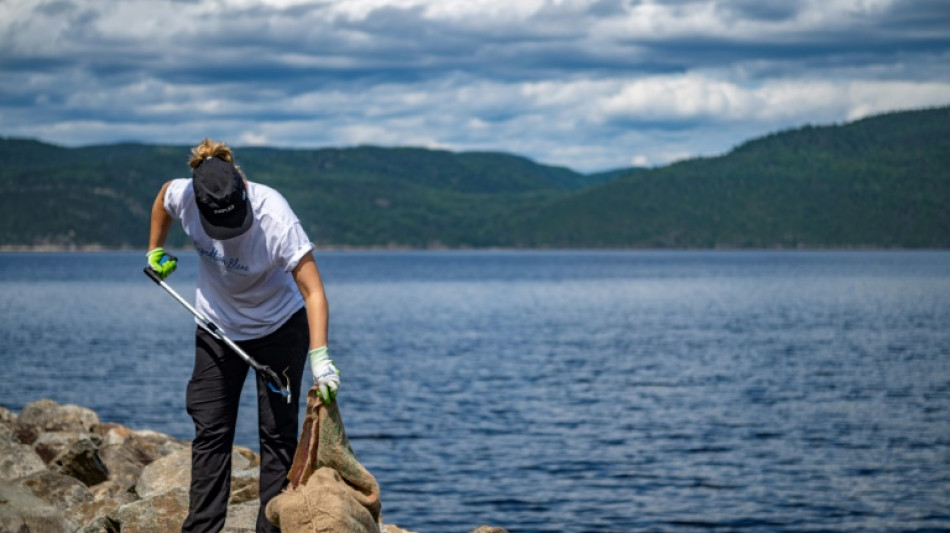 Rastreando plásticos en una de las joyas protegidas de Canadá