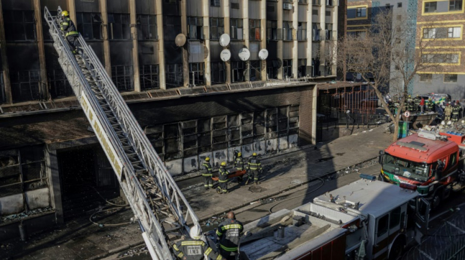 Incêndio em edifício de Johannesburgo deixa mais de 70 mortos