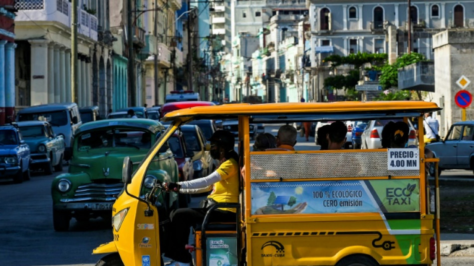 A Cuba, face au manque de carburant, le boom des véhicules électriques