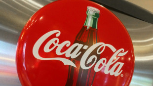 Coca-Cola Deutschland verkauft erste Einwegflaschen mit daran befestigtem Deckel