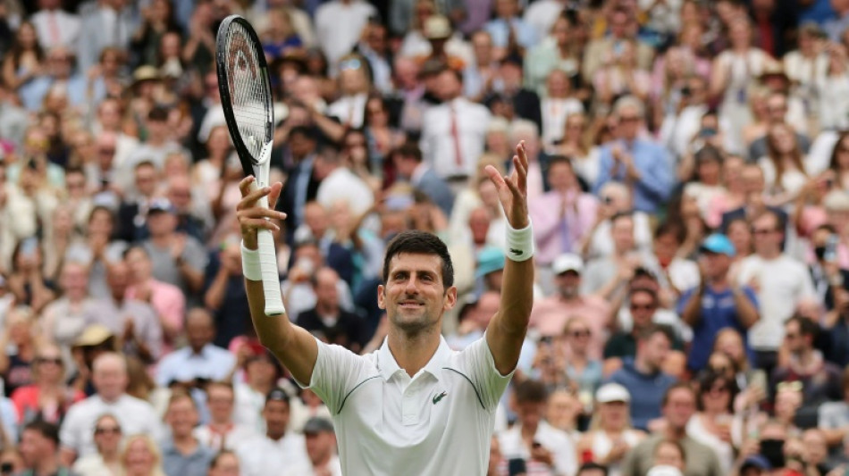 Wimbledon: Djokovic perd un set mais passe au 2e tour