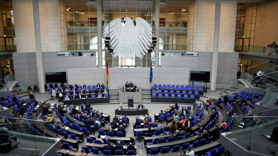 Bundestag berät über Sicherheitsstrategie und Unionsantrag zum Bundeshaushalt