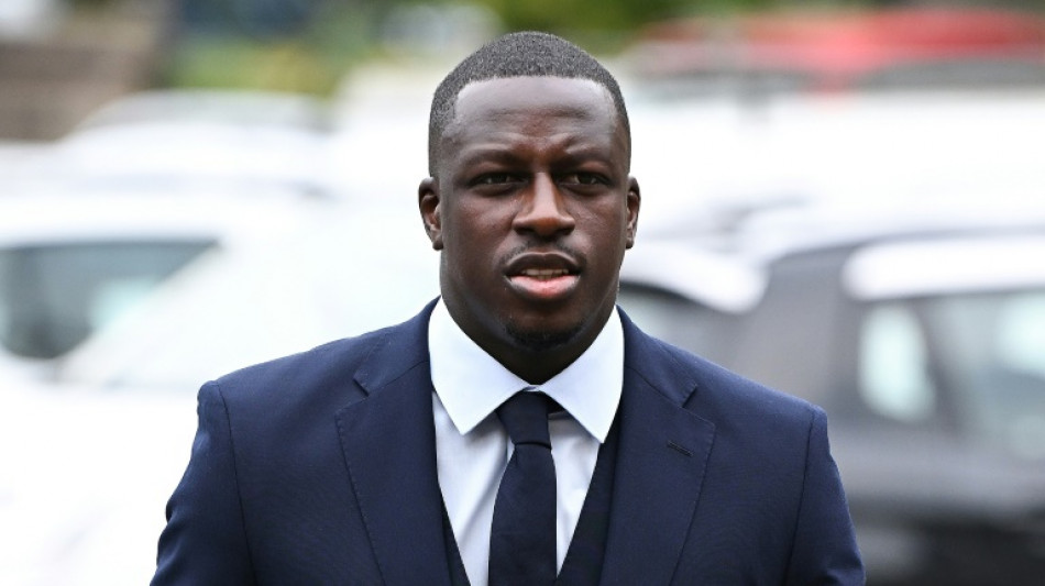 Une victime présumée de Mendy affirme qu'il a essayé d'obtenir son silence