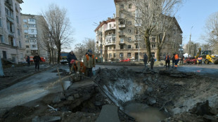 Rússia bombardeia Ucrânia com dezenas de mísseis e admite 'estado de guerra'