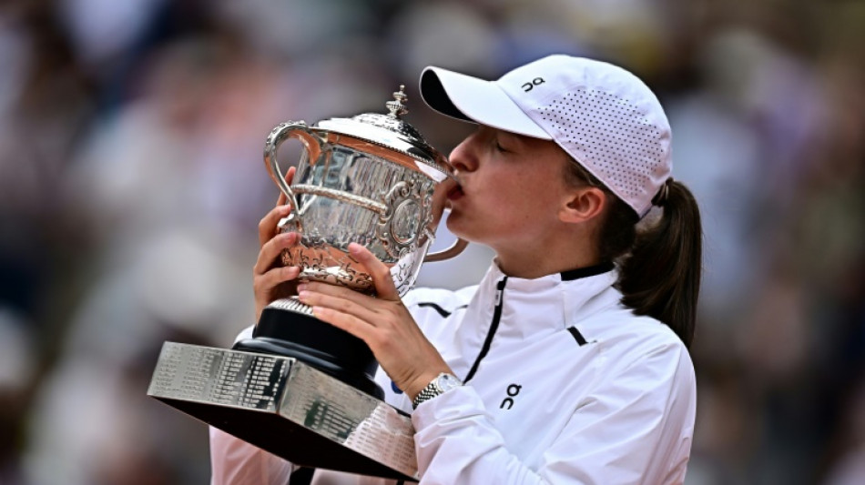 Swiatek apaga la revuelta de Muchova y gana su tercer Roland Garros