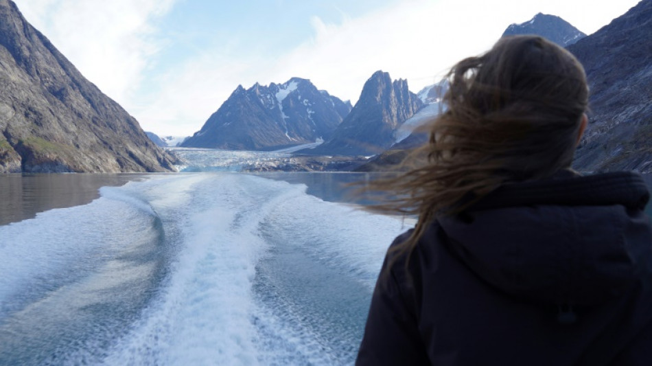 Greenland seeks to capitalise on 'last-chance tourism'