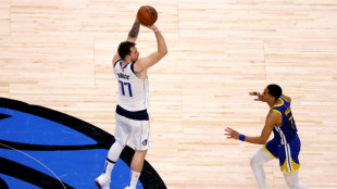 Play-offs NBA: Dallas sauvé des eaux, réduit l'écart contre Golden State