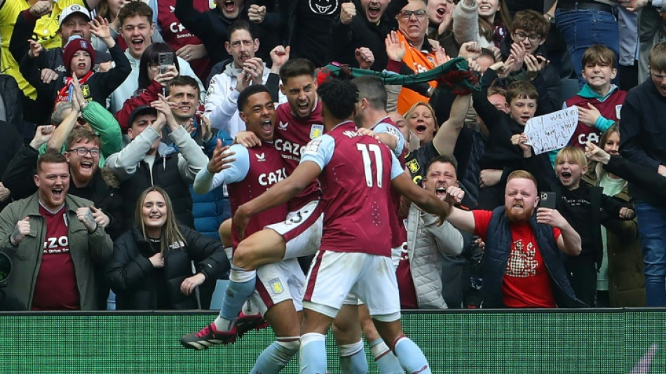 Angleterre: Aston Villa se rapproche, Tottenham se rate