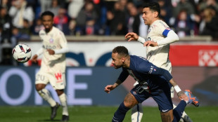 L1: entorse d'une cheville pour Neymar (PSG) contre Lille