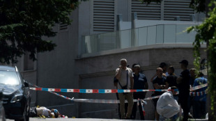 Policía serbio mata a individuo que lo atacó frente a embajada israelí en Belgrado