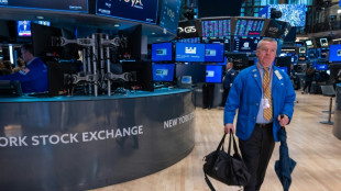 Wall Street finit en baisse, plombée par Meta et la faible croissance américaine