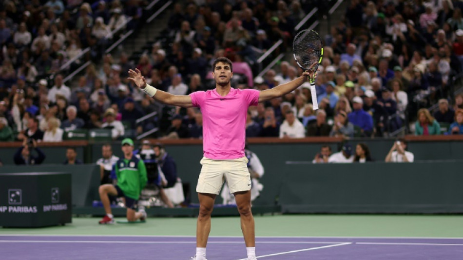 Alcaraz derriba a Auger-Aliassime en Indian Wells; Swiatek por revancha ante Rybakina