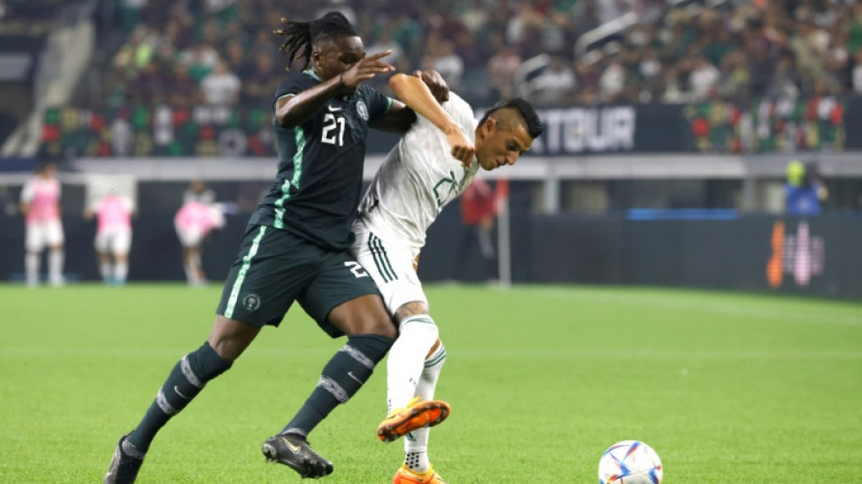 México vence 2-1 a Nigeria al iniciar su gira de preparación hacia Catar-2022