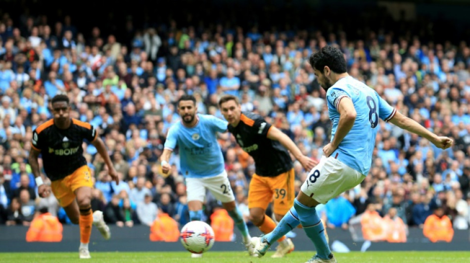 Angleterre: City prend ses aises, Liverpool met la pression