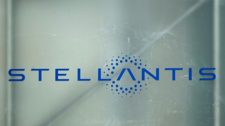 Stellantis, LG partner to build EV batteries in Canada