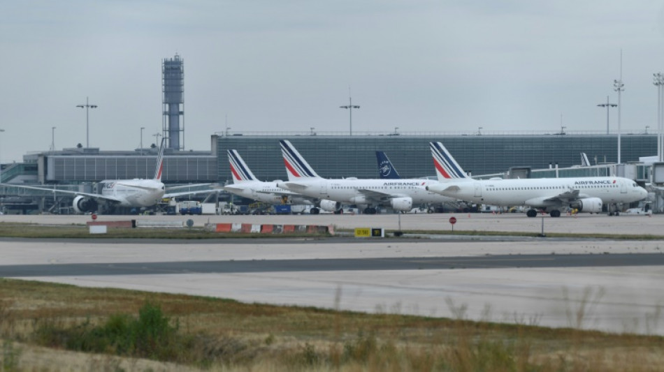 Jeudi noir pour le transport aérien français malgré la levée d'un préavis de grève