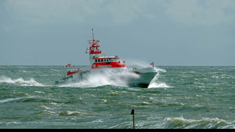 Fischer stürzt vor Borkum in Nordsee: Suche in der Nacht ergebnislos eingestellt