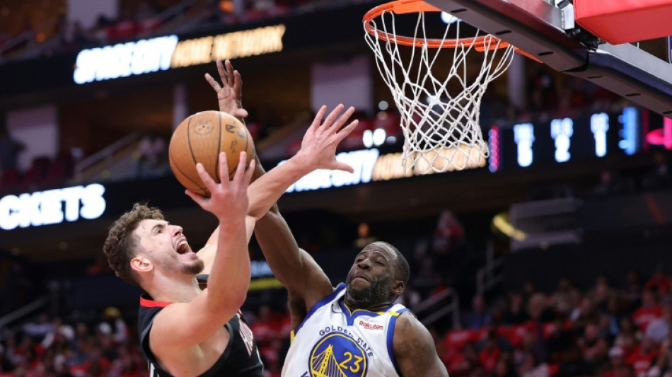 Hawks beat Knicks, Rockets down Warriors to reach NBA Cup semis