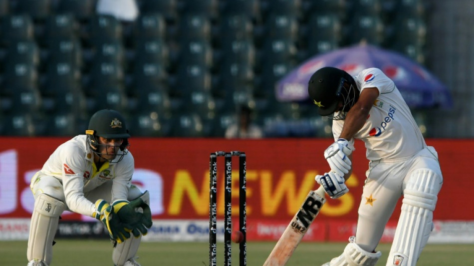 Pakistan and Australia tussle for win after Khawaja, Smith milestones