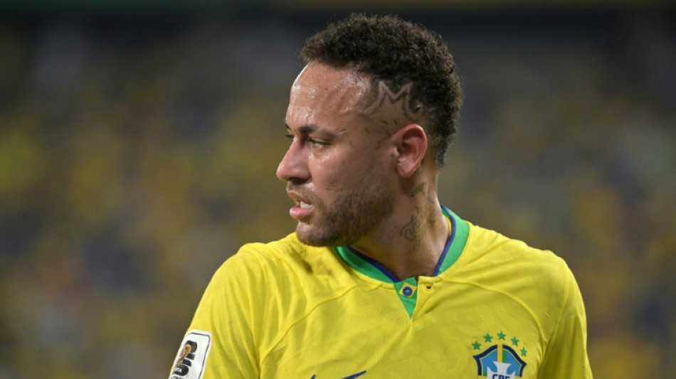 Foot: Neymar opéré "avec succès" au Brésil