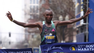 Keniano Evans Chebet gana por segunda vez consecutiva la maratón de Boston