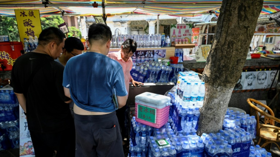 Autoridades chinas instan a millones de habitantes a quedarse en casa por ola de calor