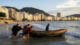 Los últimos pescadores artesanales de Copacabana buscan relevo