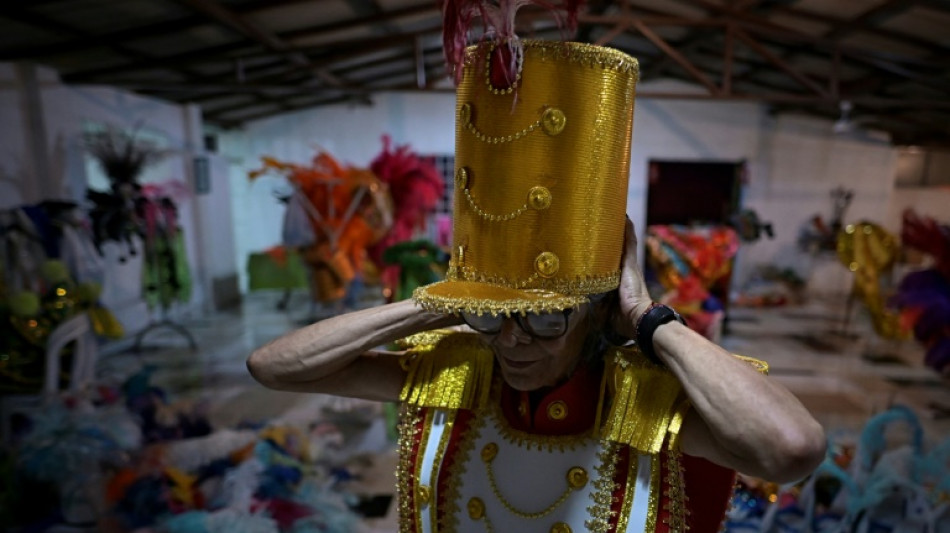 Rio de Janeiro da inicio a su carnaval para alejar las "tinieblas"