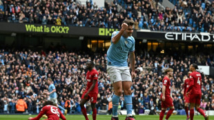 Angleterre: City balaye Liverpool 4 à 1 et s'accroche à Arsenal