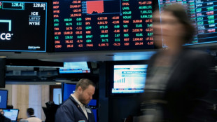 Wall Street termine en baisse, le rebond s'essouffle faute d'avancée sur l'Ukraine