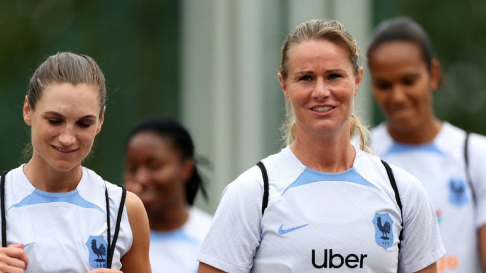 Foot: "Il n'y avait plus cette étincelle" loin des Bleues, raconte Amandine Henry