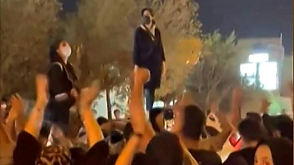 Iran: le pouvoir ferme face aux manifestants, des dizaines de morts