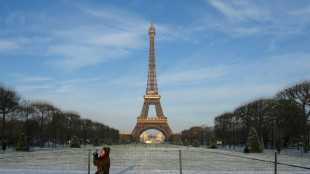 Les chutes de neige perturbent les transports dans le nord de la France