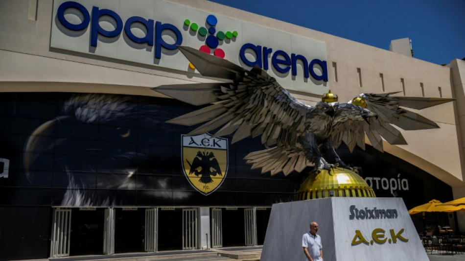 Foot : report d'AEK Athènes-Dinamo Zagreb après la mort d'un supporteur grec poignardé