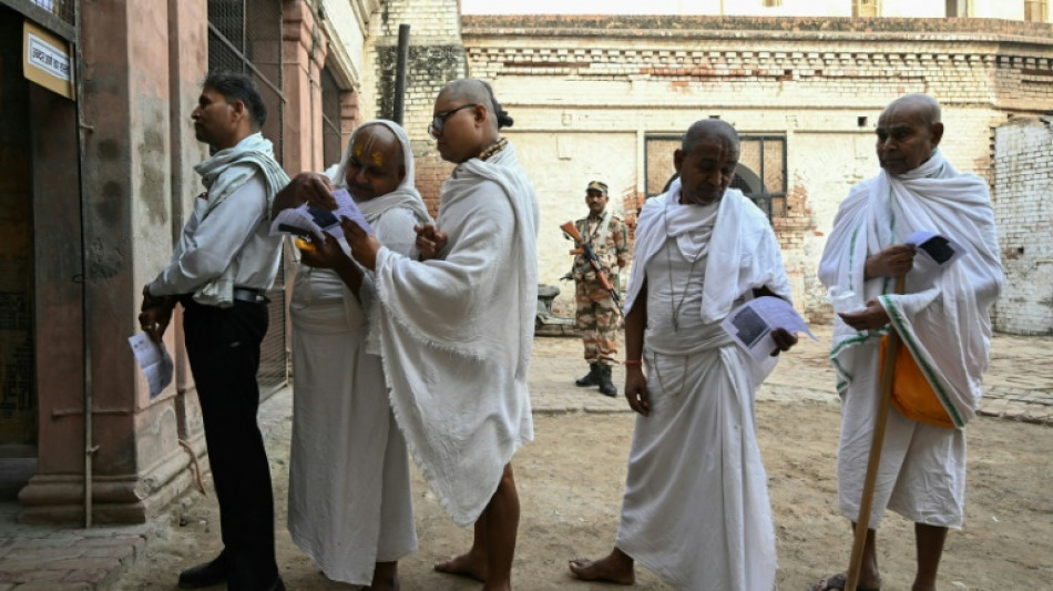 India retoma eleições gerais durante onda de calor