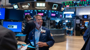 Wall Street ouvre en hausse, résiste à la remontée des taux obligataires