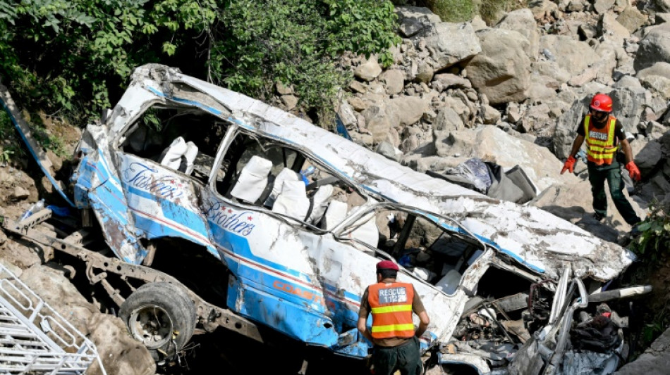 Pakistan: au moins 34 morts dans deux accidents de bus