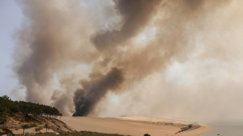 Nombreux records de chaleur en France lundi, les feux continuent en Gironde