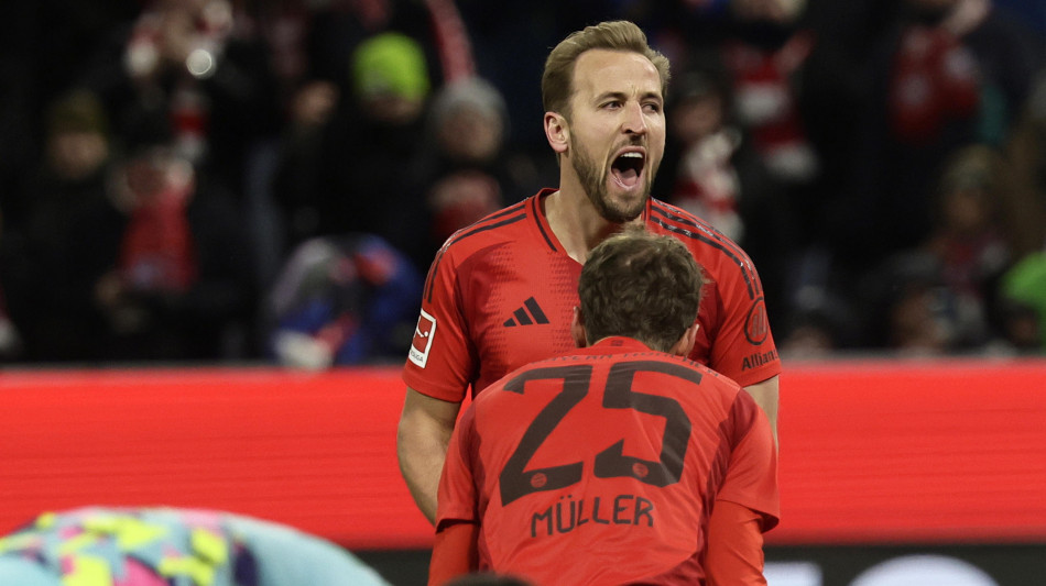 Bundesliga: il Bayern batte 3-0 l'Augsburg, tripletta di Kane