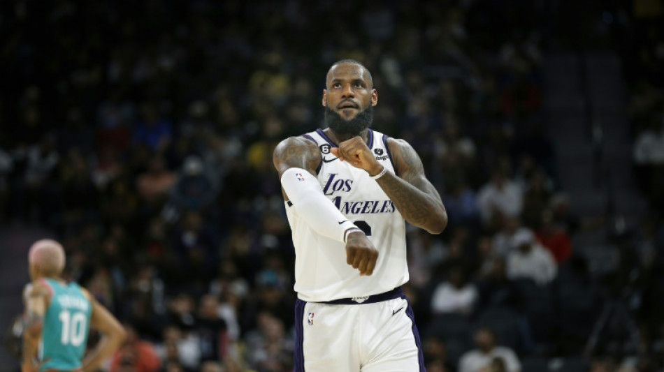 NBA: Les Lakers s'imposent chez les Spurs grâce au retour de James