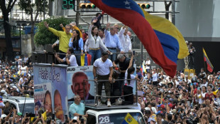 Na clandestinidade, líder opositora venezuelana convoca protestos