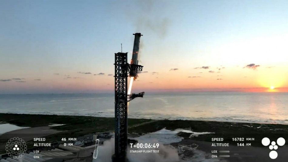 SpaceX logra recuperar en vuelo el propulsor de su megacohete Starship