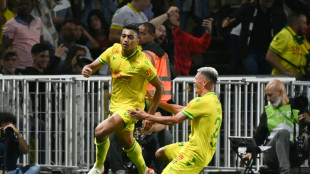 Ligue 1: Marseille bute contre Nantes, réduit à 10