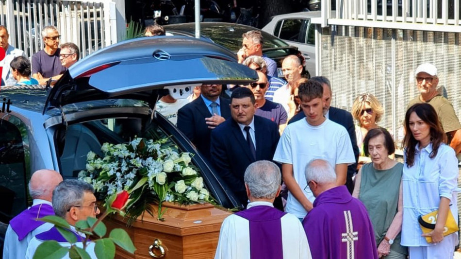 'Per piangere c'è sempre tempo', i funerali di Cotto ad Asti